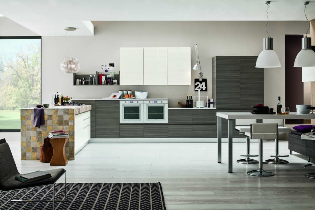 Cucina in materico larice grigio e bianco - Cucina moderna